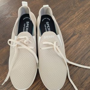 Women sperry sneakers